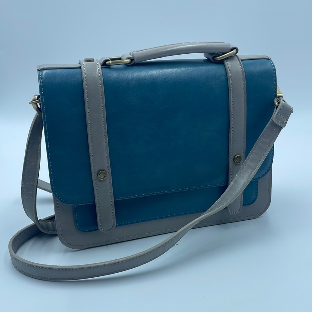 Never worn! Ecosusi crossbody